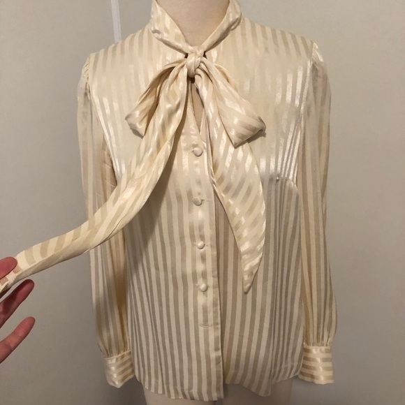 Vintage Holt Renfrew blouse - Picture 2 of 8